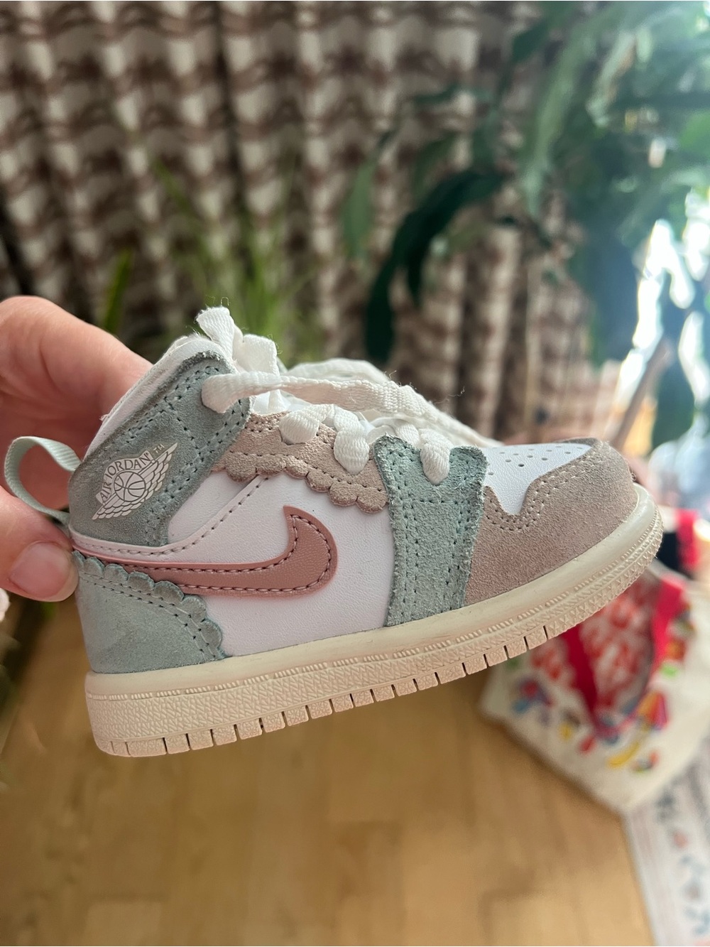 Jordan Kids Sneakers in White, Light Teal & Pink